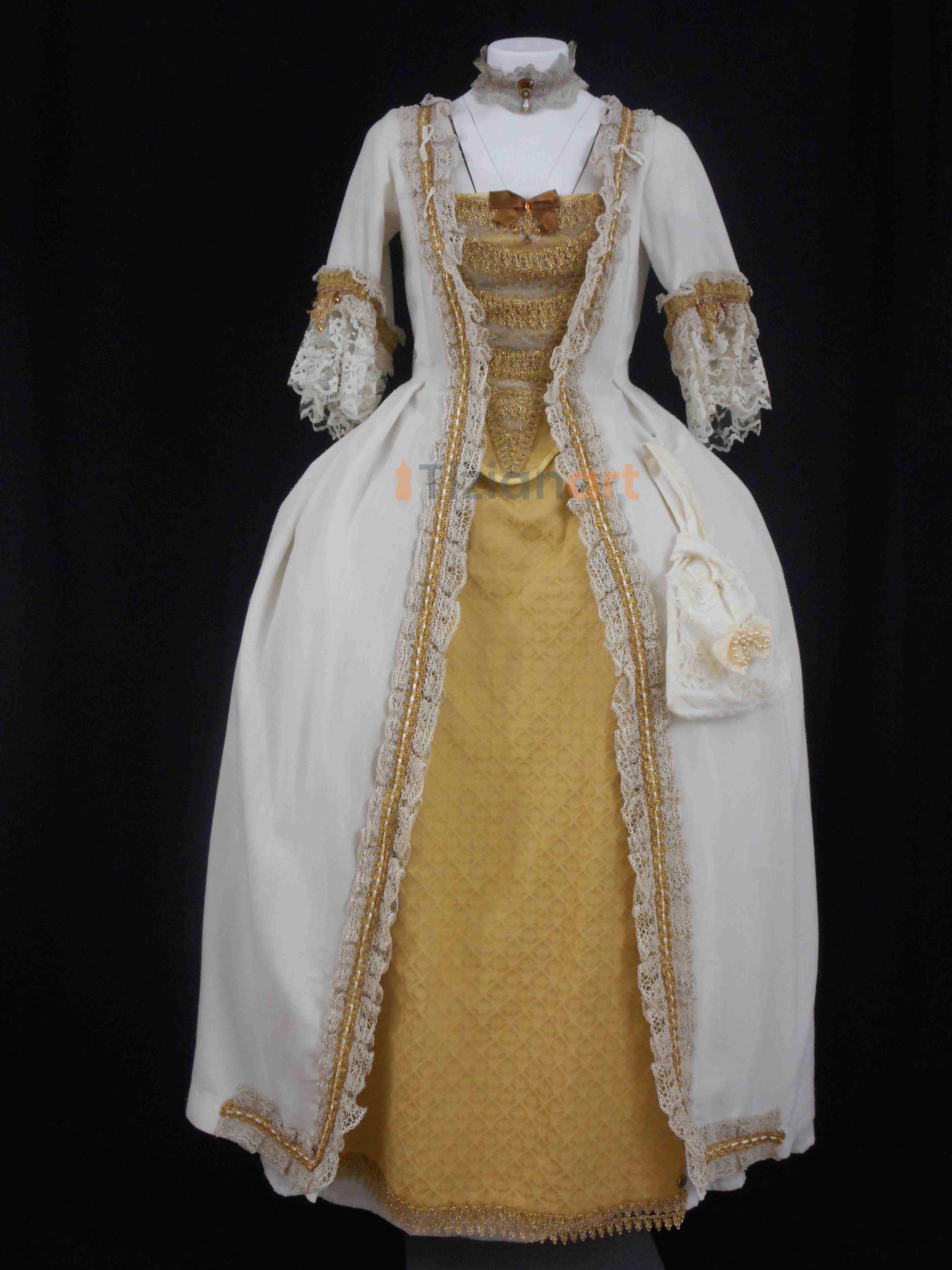 costume in vendita