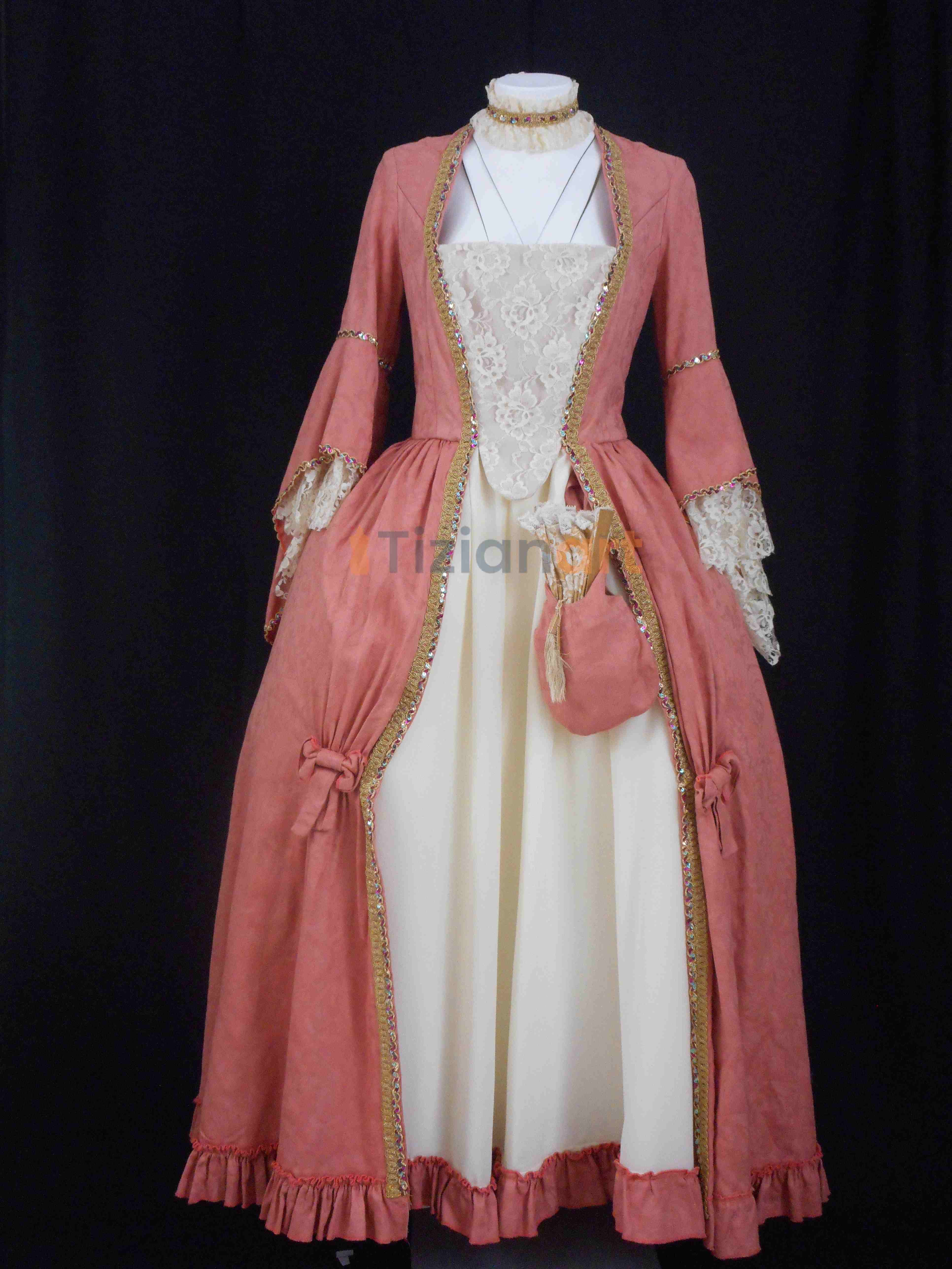 costume in vendita